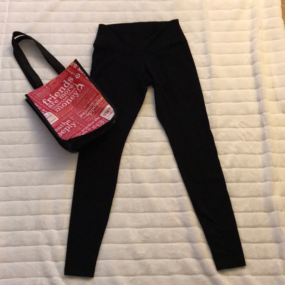 ❤️Black lululemon leggings comes with free bag!!❤️